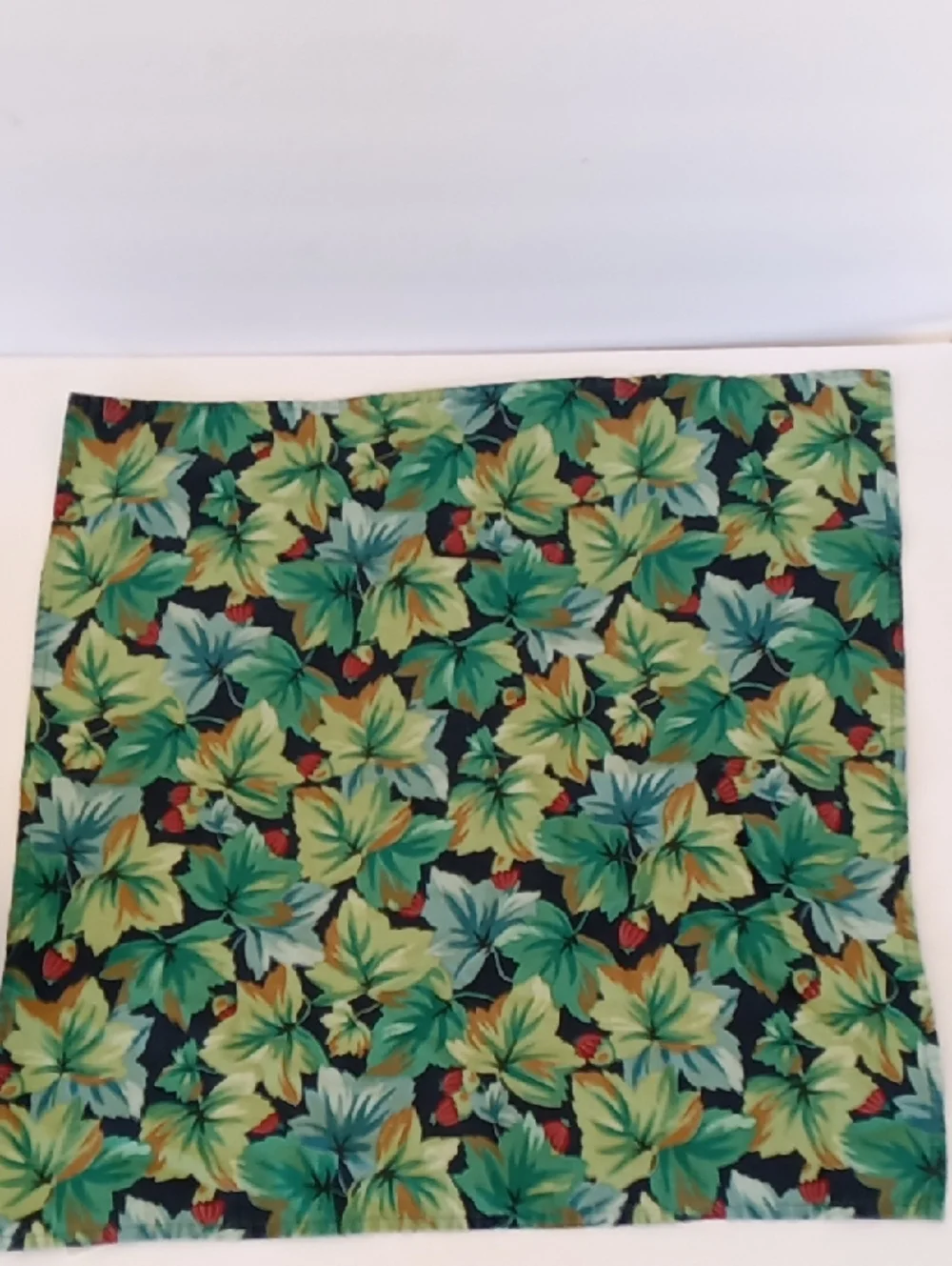 Set Of 10 Di Lewis Vintage Clock Napkins Green Leaf And Fruit Print
